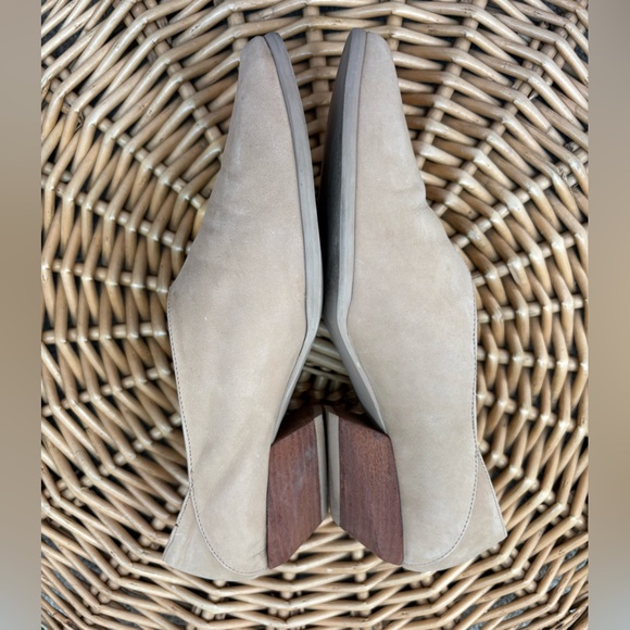 9 & Co. Vintage Light Tan Leather Pointed Loafers Wooden Heel Size 7 - Picture 4 of 8